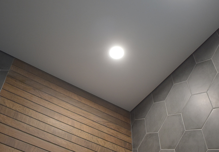 Теневой натяжной потолок в ванной комнате